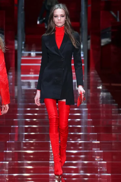 Look 25
